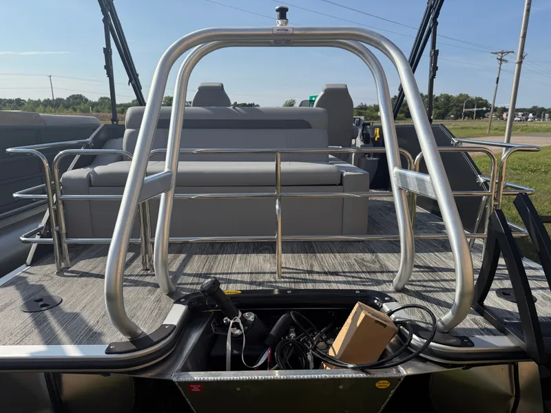 Slide: The Image of Bentley Pontoons Legacy 223 Swingback Tritoon & Honda 4-Stroke EFI 2026 - 43
