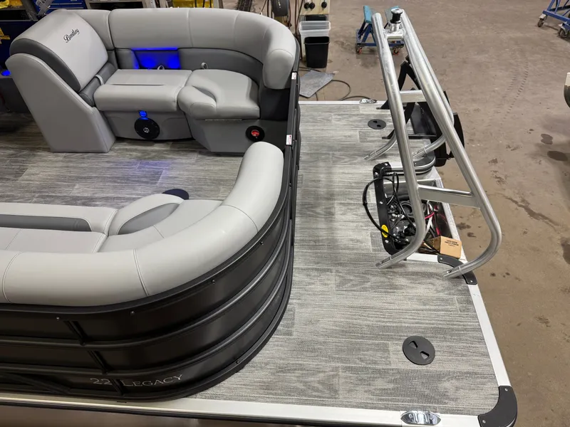 Slide: The Image of Bentley Pontoons Legacy 223 Navigator DL Quad Lounge Tritoon & Honda 4-Stroke EFI 2026 - 5