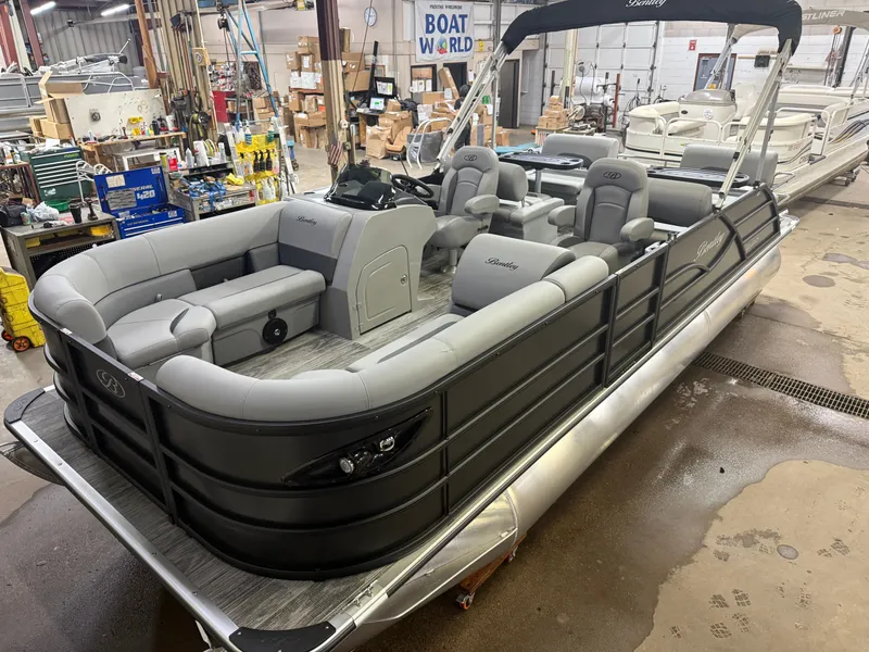 The Image of Bentley Pontoons Legacy 220 QSB Swingback & 4-Stroke EFI 2026 - 1