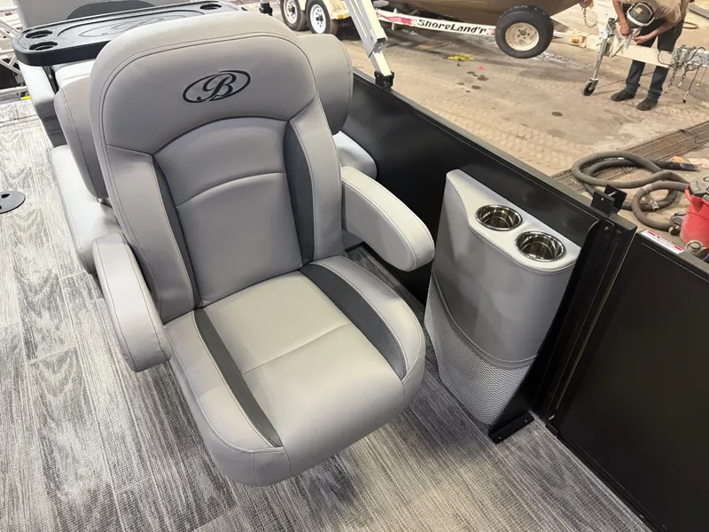 Slide: The Image of Bentley Pontoons Legacy 220 QSB Swingback & 4-Stroke EFI 2026 - 10