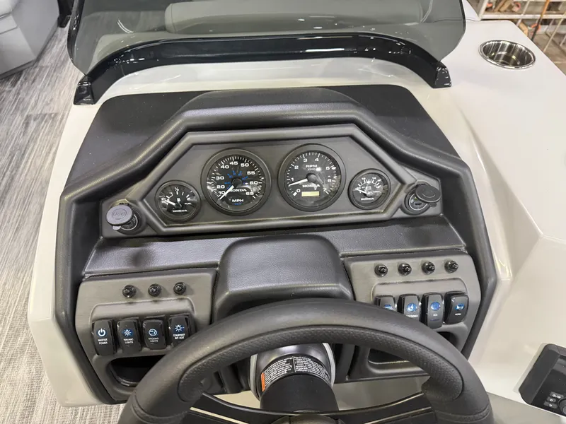 Slide: The Image of Bentley Pontoons Legacy 220 QSB Swingback & 4-Stroke EFI 2026 - 13