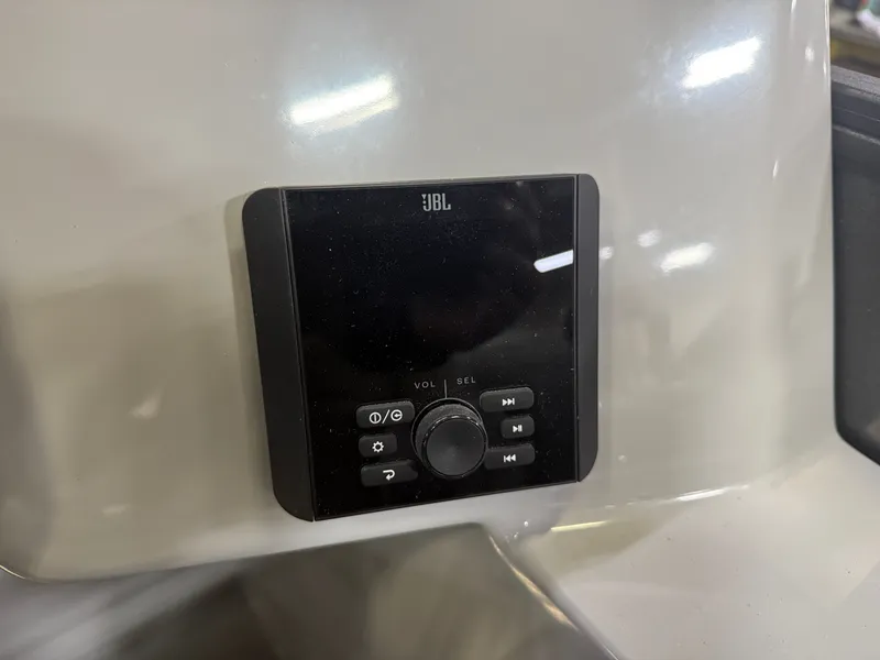 Slide: The Image of Bentley Pontoons Legacy 220 QSB Swingback & 4-Stroke EFI 2026 - 14