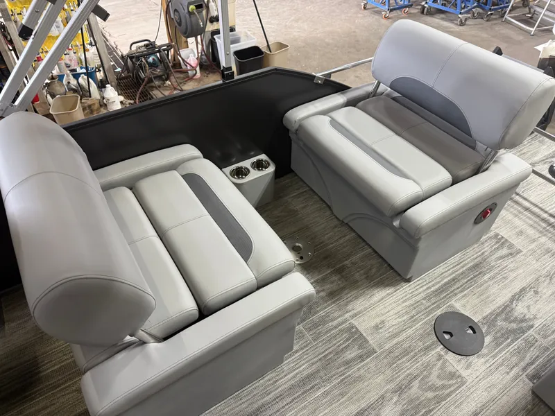 Slide: The Image of Bentley Pontoons Legacy 220 QSB Swingback & 4-Stroke EFI 2026 - 18