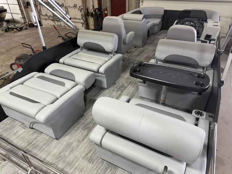 Slide: The Image of Bentley Pontoons Legacy 220 QSB Swingback & 4-Stroke EFI 2026 - 24