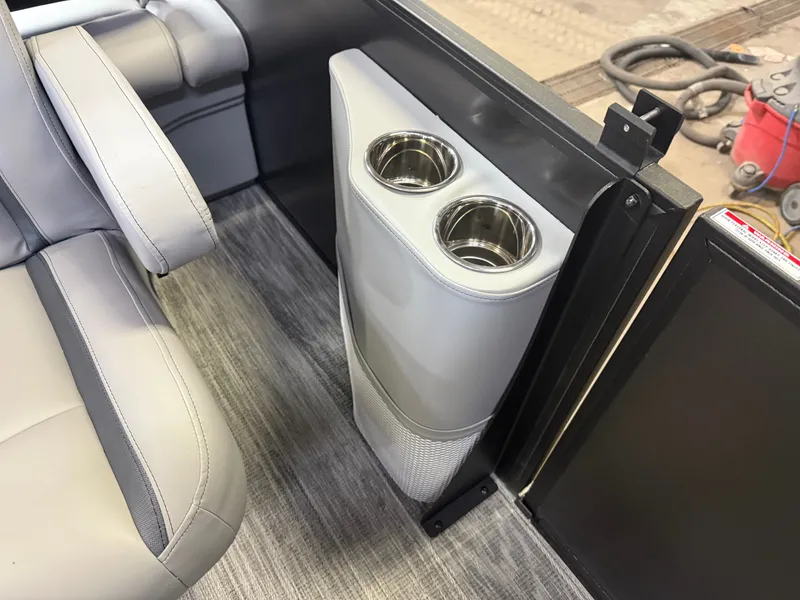 Slide: The Image of Bentley Pontoons Legacy 220 QSB Swingback & 4-Stroke EFI 2026 - 25