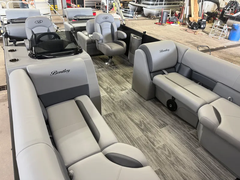 Slide: The Image of Bentley Pontoons Legacy 220 QSB Swingback & 4-Stroke EFI 2026 - 30