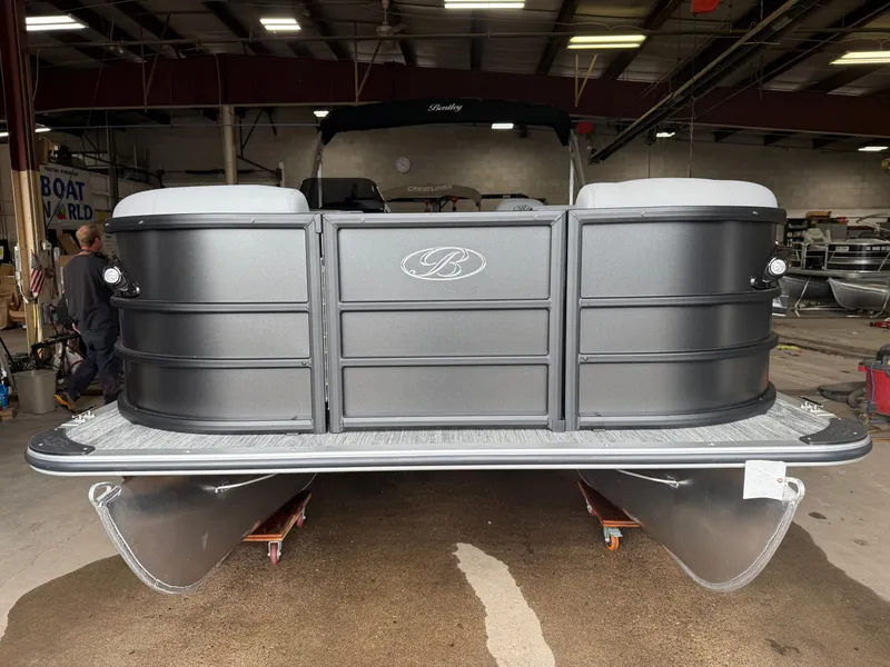 Slide: The Image of Bentley Pontoons Legacy 220 QSB Swingback & 4-Stroke EFI 2026 - 31