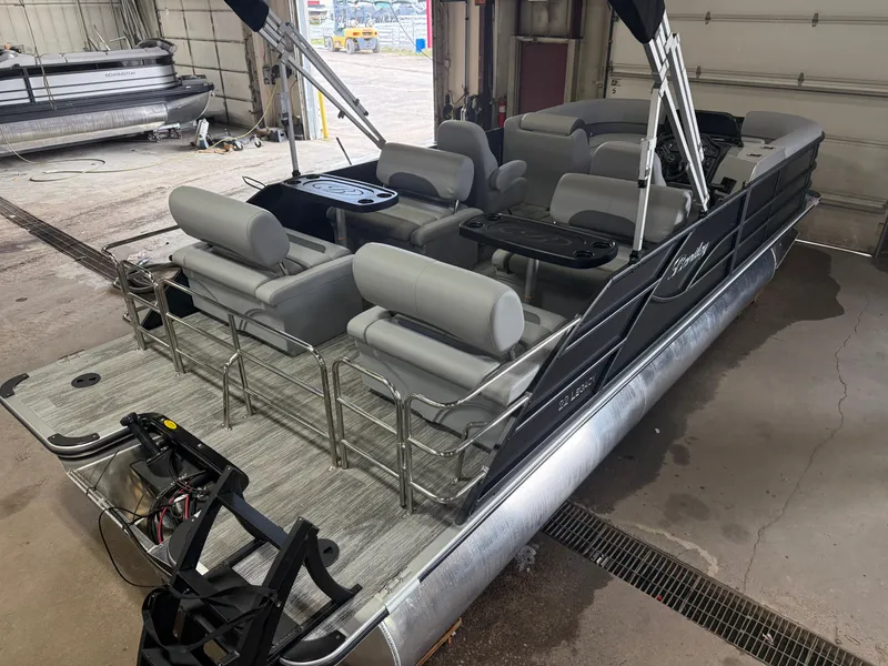 Slide: The Image of Bentley Pontoons Legacy 220 QSB Swingback & 4-Stroke EFI 2026 - 42