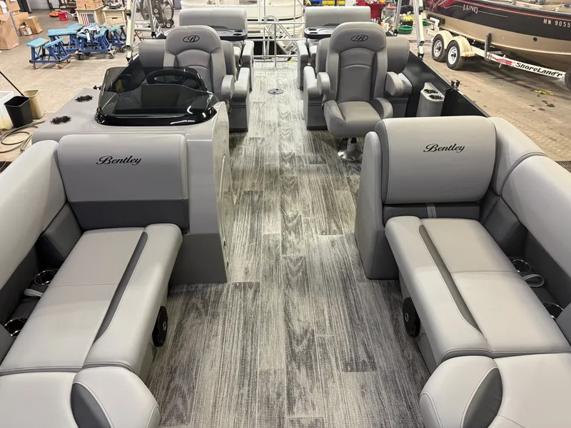 Slide: The Image of Bentley Pontoons Legacy 220 QSB Swingback & 4-Stroke EFI 2026 - 7