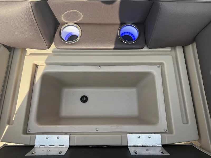 Slide: The Image of Bentley Pontoons Legacy 220 Swingback & Honda 4-Stroke EFI 2026 - 30