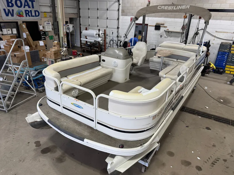 The Image of Crestliner 2085 Sport Classic Pontoon 2006 - 1