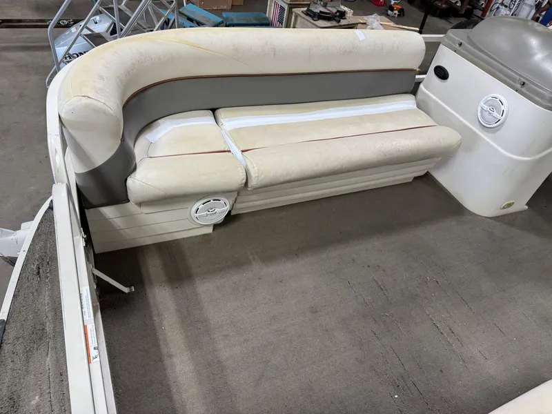 Slide: The Image of Crestliner 2085 Sport Classic Pontoon 2006 - 11