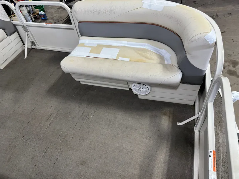 Slide: The Image of Crestliner 2085 Sport Classic Pontoon 2006 - 12
