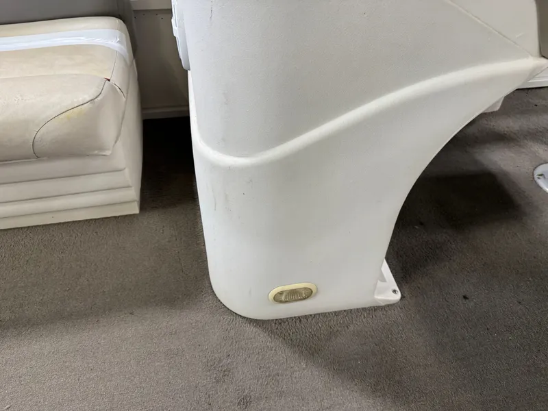 Slide: The Image of Crestliner 2085 Sport Classic Pontoon 2006 - 17