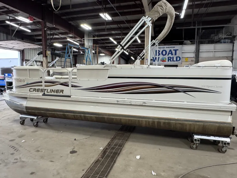 Slide: The Image of Crestliner 2085 Sport Classic Pontoon 2006 - 24