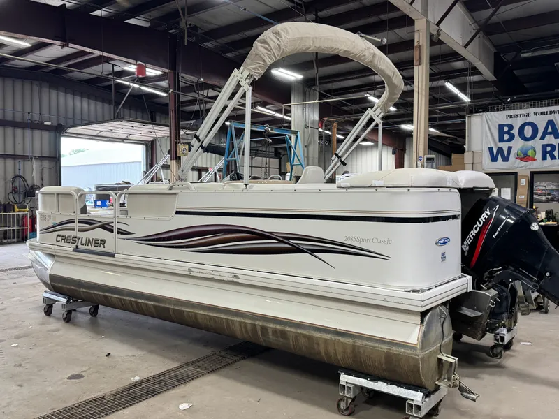 Slide: The Image of Crestliner 2085 Sport Classic Pontoon 2006 - 29