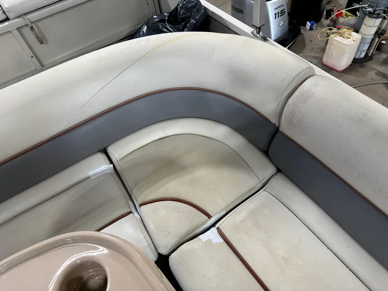 Slide: The Image of Crestliner 2085 Sport Classic Pontoon 2006 - 34