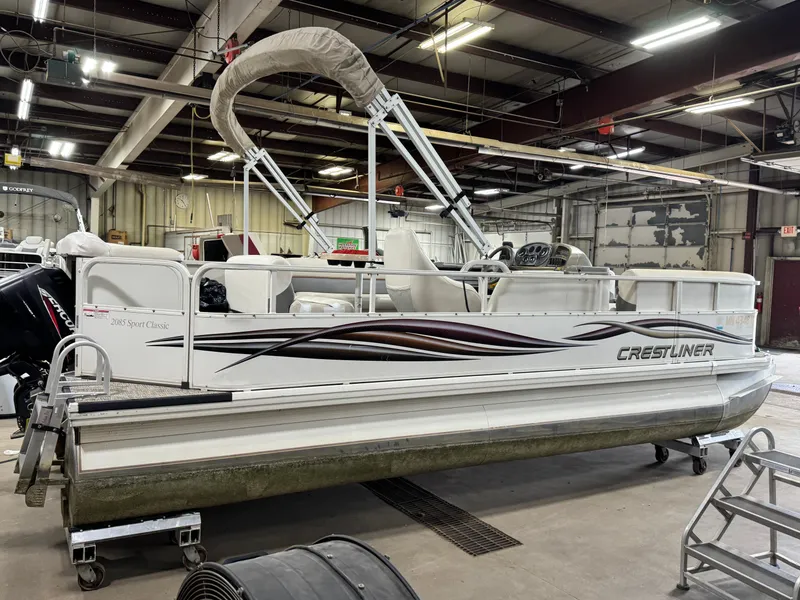 Slide: The Image of Crestliner 2085 Sport Classic Pontoon 2006 - 40