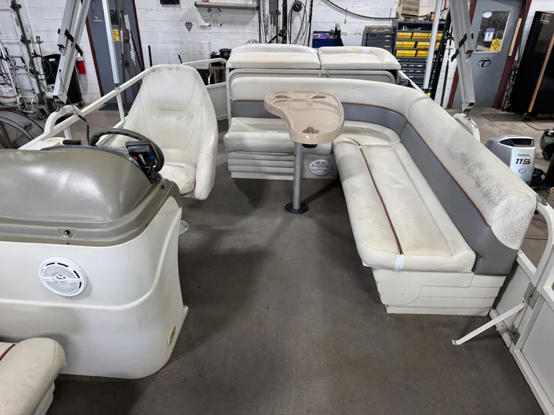 Slide: The Image of Crestliner 2085 Sport Classic Pontoon 2006 - 5