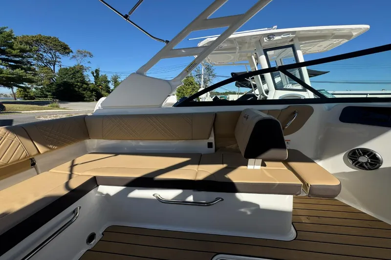 Slide: The Image of Sea Ray SDX 230 Outboard 2026 - 12