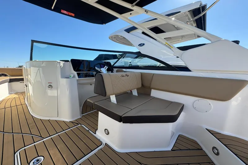 Slide: The Image of Sea Ray SDX 230 Outboard 2026 - 13