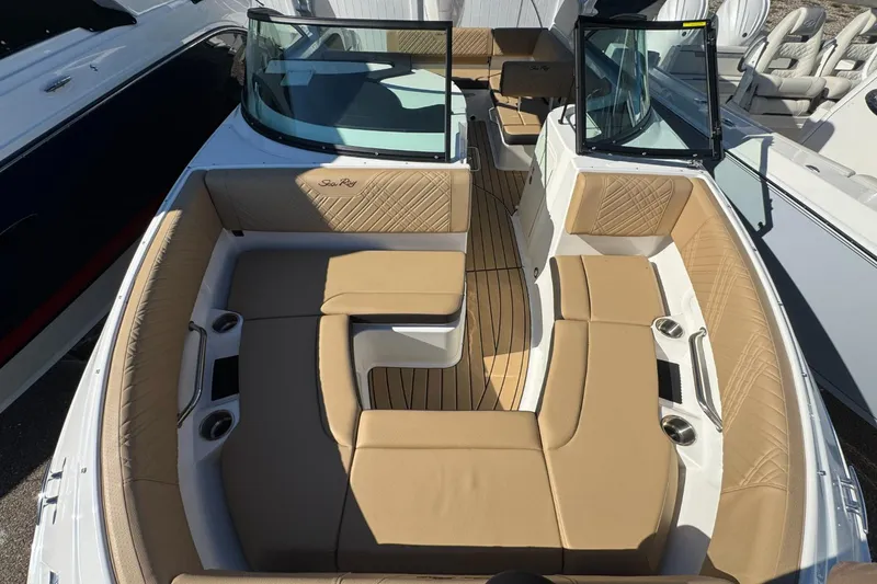 Slide: The Image of Sea Ray SDX 230 Outboard 2026 - 24