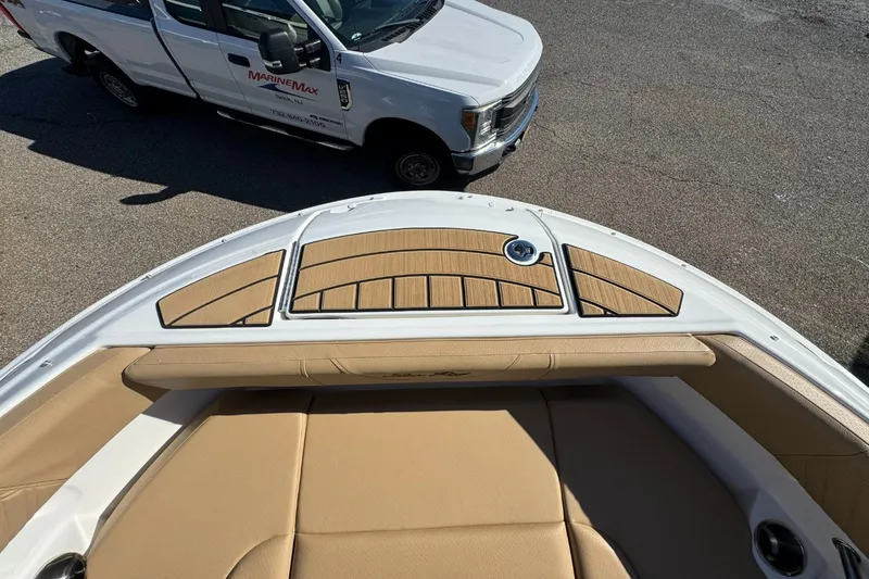 Slide: The Image of Sea Ray SDX 230 Outboard 2026 - 25