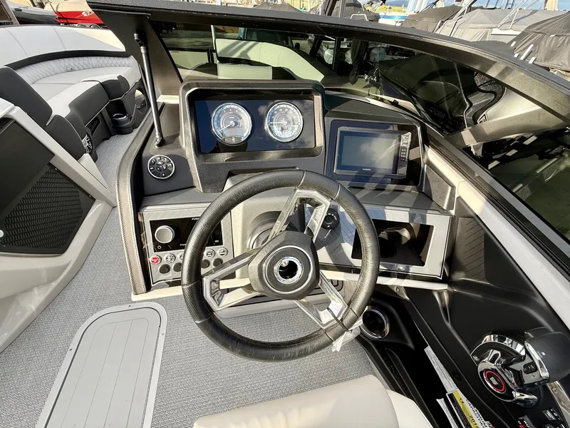Slide: The Image of Avalon 25' Catalina Platinum Windshield w/ 250HP Mercury! 2026 - 10