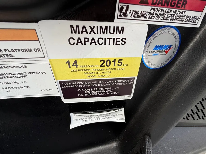 Slide: The Image of Avalon 25' Catalina Platinum Windshield w/ 250HP Mercury! 2026 - 11