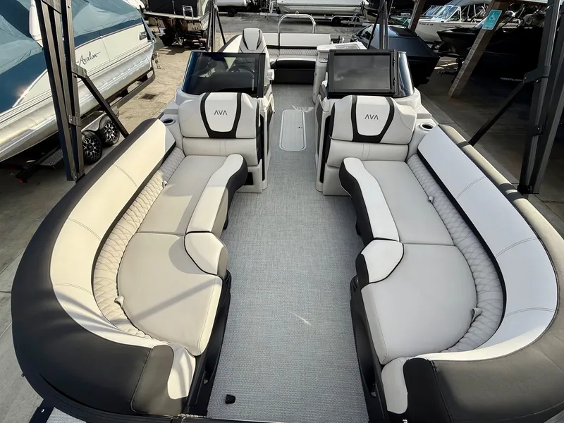 Slide: The Image of Avalon 25' Catalina Platinum Windshield w/ 250HP Mercury! 2026 - 16