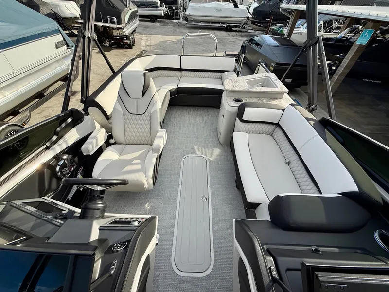 Slide: The Image of Avalon 25' Catalina Platinum Windshield w/ 250HP Mercury! 2026 - 17