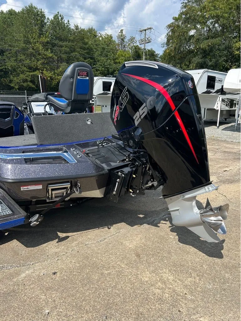 Slide: The Image of Ranger Z520R 2026 - 6