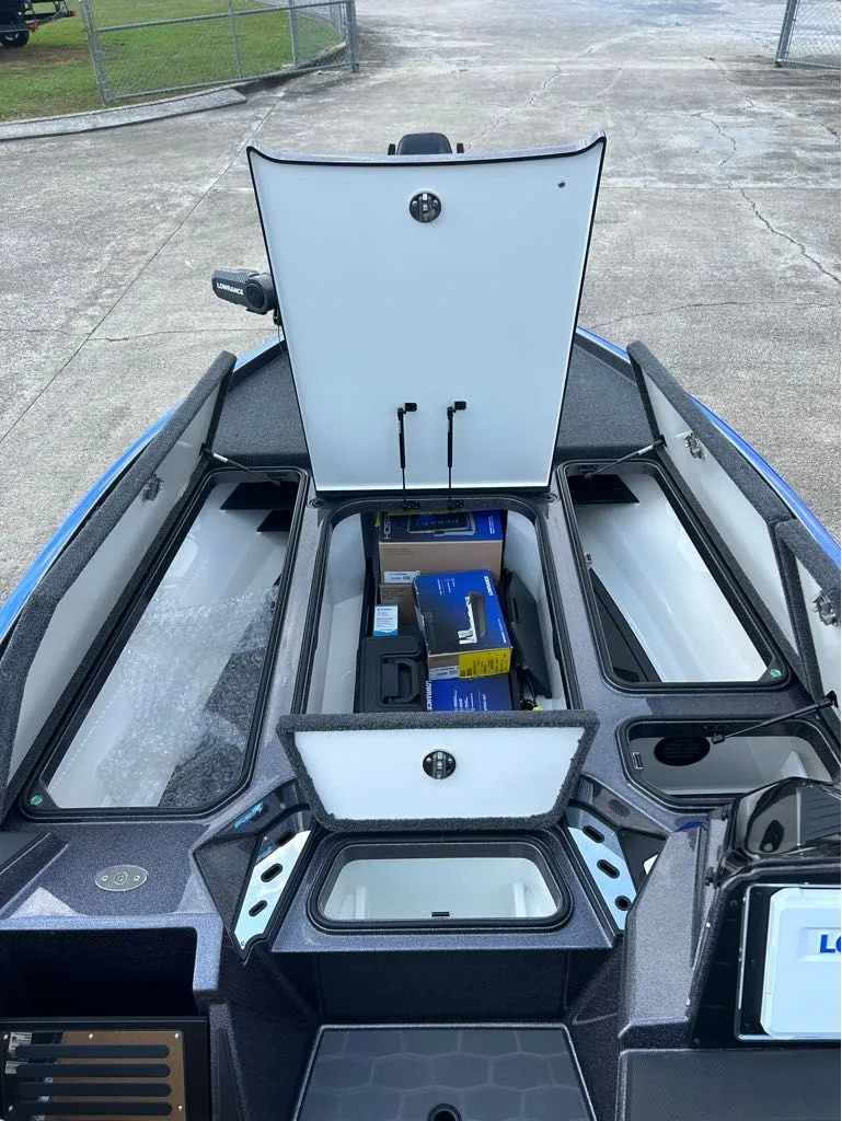 Slide: The Image of Ranger Z520R 2026 - 8