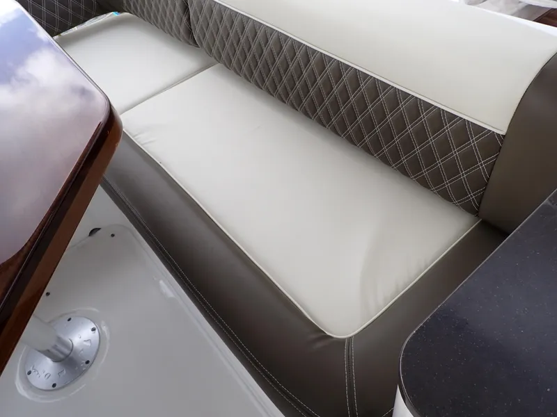 Slide: The Image of Sea Ray 510 Fly 2015 - 105