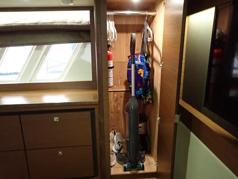 Slide: The Image of Sea Ray 510 Fly 2015 - 168