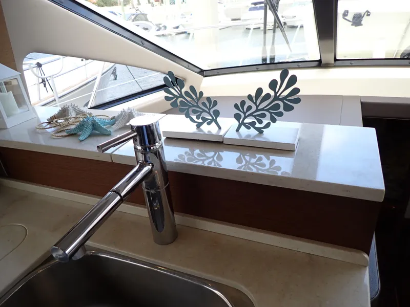 Slide: The Image of Sea Ray 510 Fly 2015 - 199