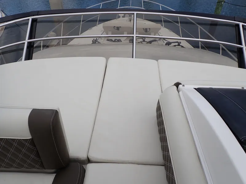 Slide: The Image of Sea Ray 510 Fly 2015 - 89