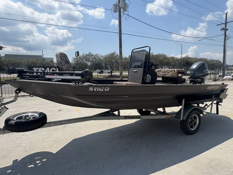 Slide: The Image of Alweld 16x52 Marsh 2023 - 8