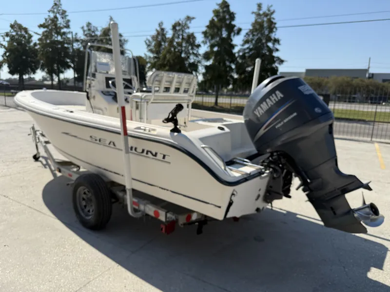 Slide: The Image of Sea Hunt Triton 186 2004 - 2