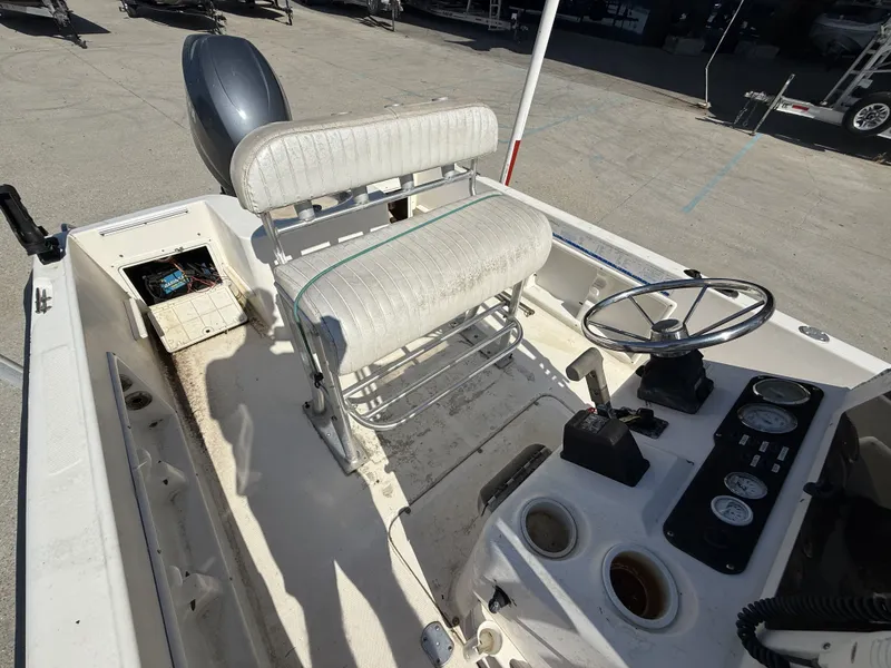 Slide: The Image of Sea Hunt Triton 186 2004 - 6