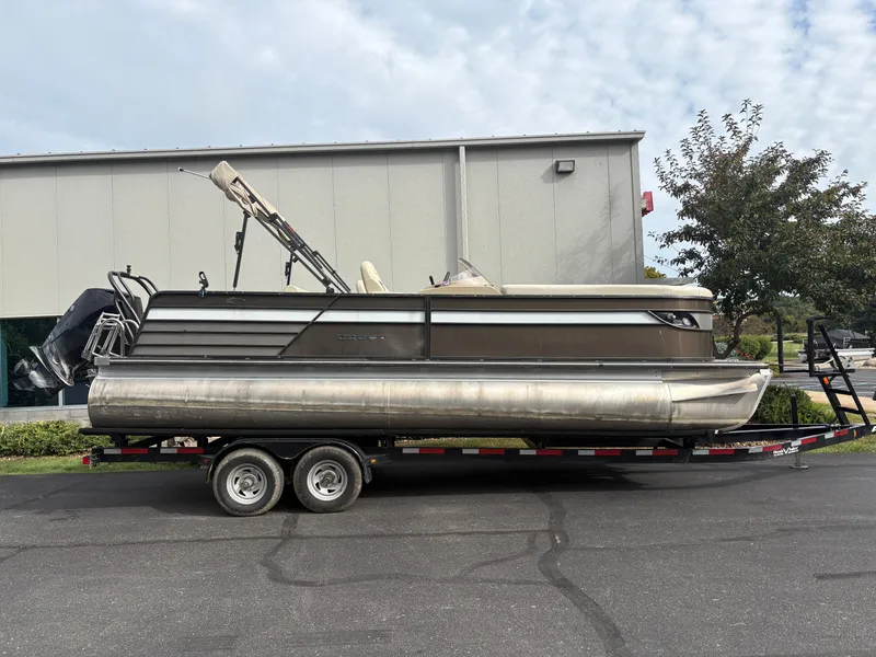 The Image of Crest Classic Platinum 240 SLSC 2021 - 1