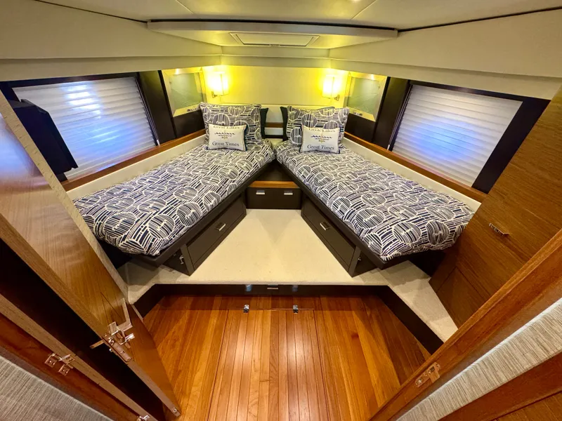 Slide: The Image of VIP StateRoom - Forward - (2) Single Beds - 4