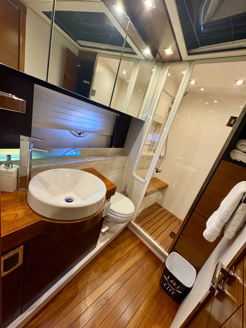 Slide: The Image of VIP / Guest Head & Shower - 81