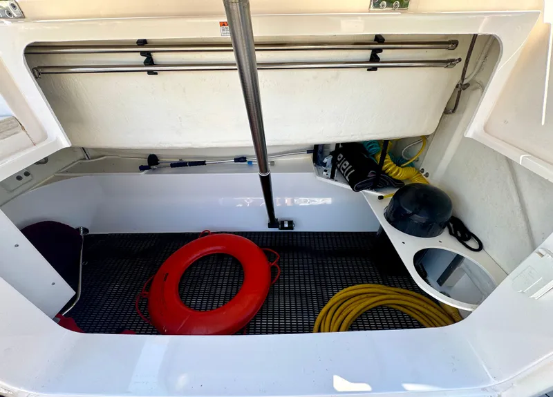 Slide: The Image of Transom - Storage Compartment - 88