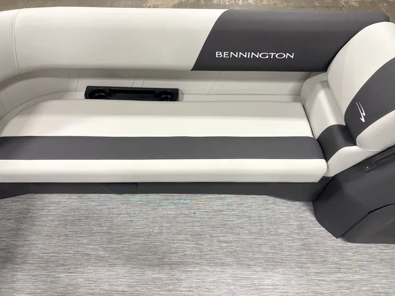 Slide: The Image of Bennington 20SL-Snap 2026 - 3