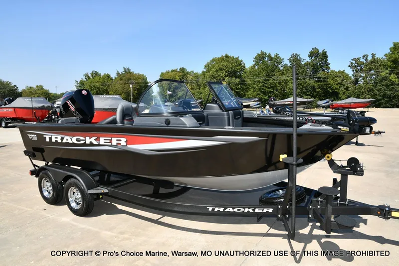 The Image of Tracker TARGA V-18 Combo w/200HP Pro-XS 2026 - 1