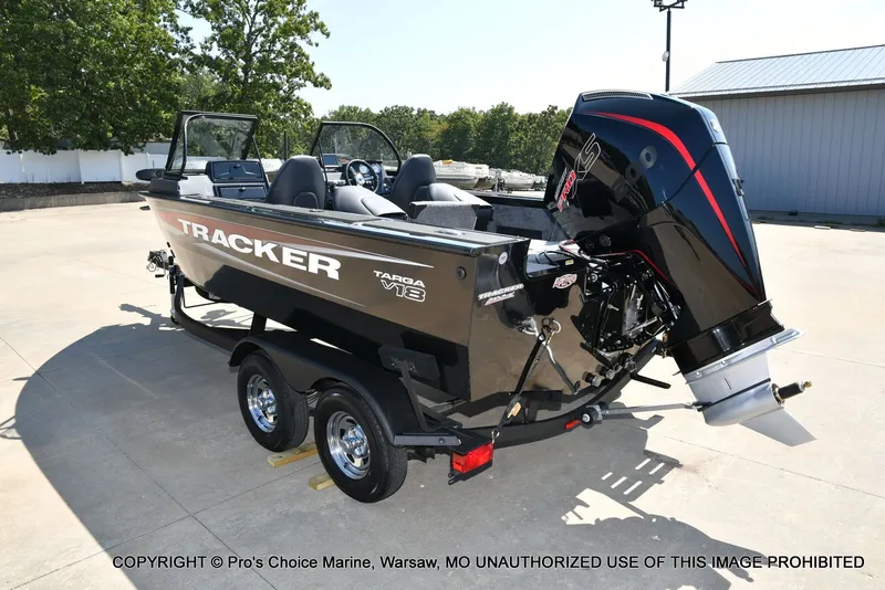 Slide: The Image of Tracker TARGA V-18 Combo w/200HP Pro-XS 2026 - 20