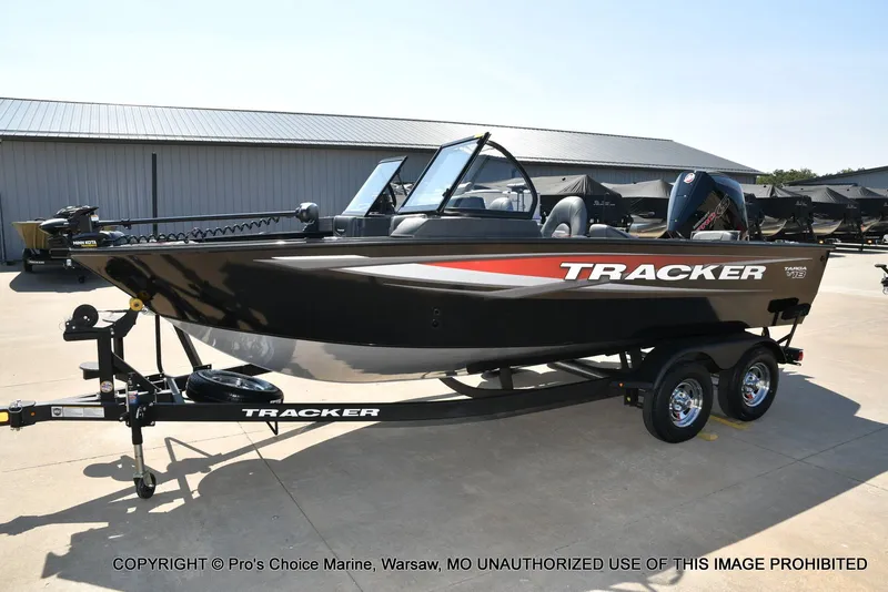 Slide: The Image of Tracker TARGA V-18 Combo w/200HP Pro-XS 2026 - 22