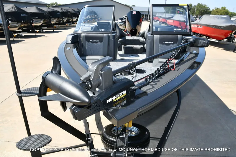 Slide: The Image of Tracker TARGA V-18 Combo w/200HP Pro-XS 2026 - 26