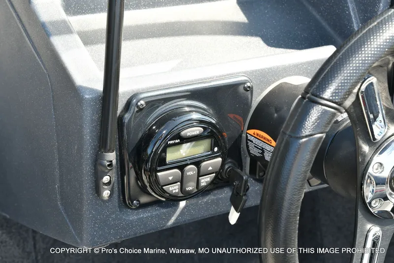 Slide: The Image of Tracker TARGA V-18 Combo w/200HP Pro-XS 2026 - 37